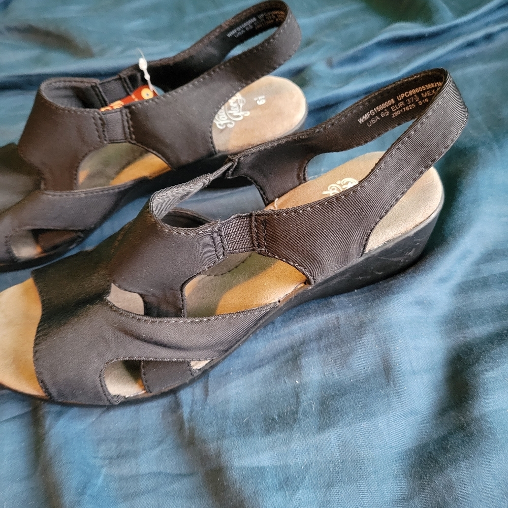 NWT Black Sandals Size 6.5 - Picture 3 of 3